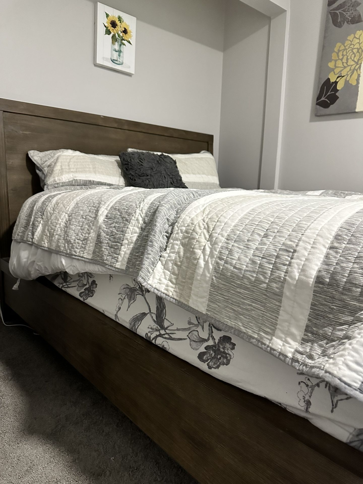 Queen Bed With Nightstand 