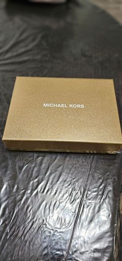 NEW MICHAEL KORS ACCESSORIES