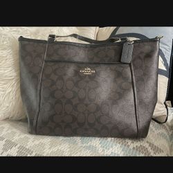 Coach Women’s Signature Town Tote 