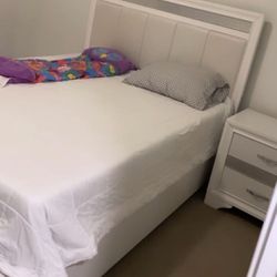 White Bed Set w/ Mattress, 1 Dresser w/ Mirror, 1 Nightstand 