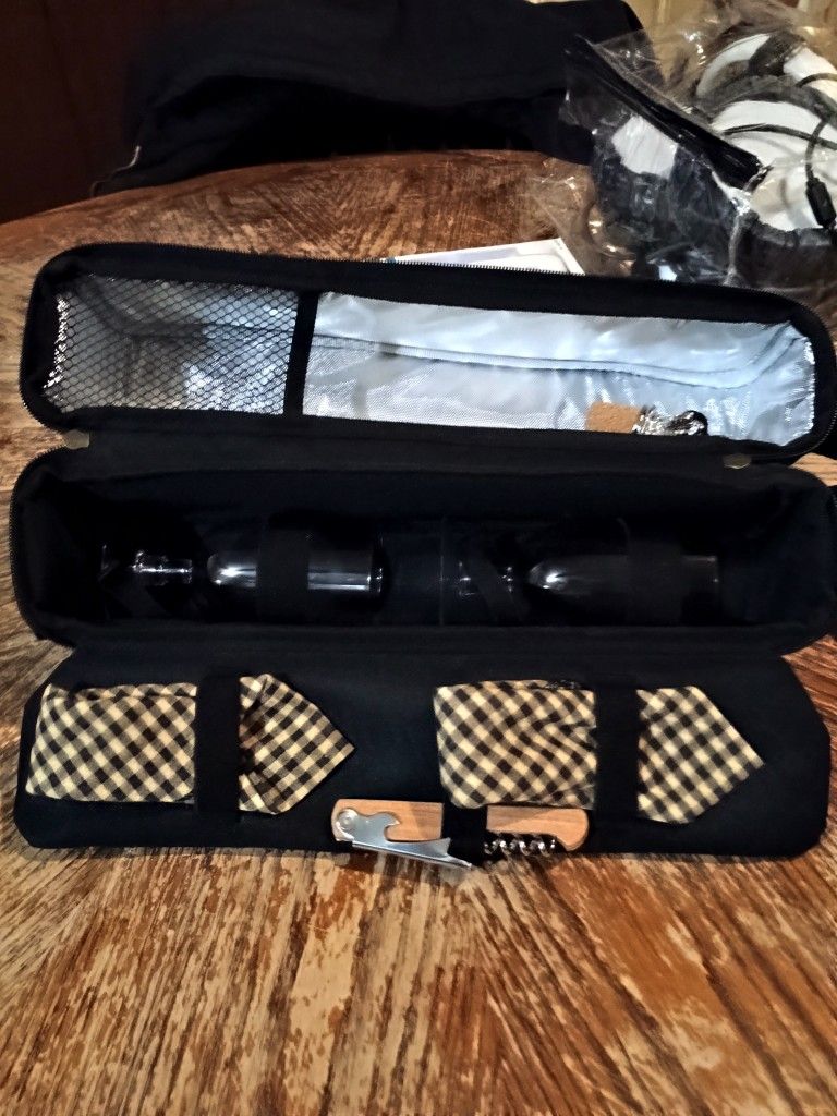 Longaberger Insulated Bag Tote Holds Wine Bottle Cups & Mus. Adjustable Strap