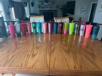 Starbucks cups limited use/w straws like new