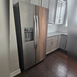 2019 Whirlpool Side-by-Side Refrigerator Poor Condition – Lucas, TX