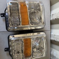 Ford F250-F550 headlight year 2008 to 2010