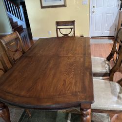 Wooden  Dining Table With 6 Chairs 