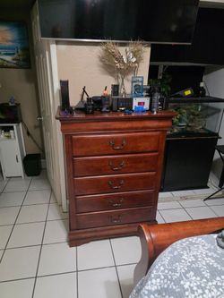 5 drawer chest solid wood in good shape