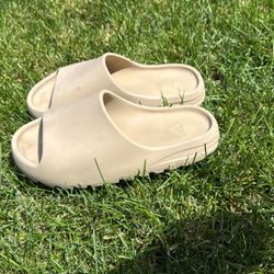 Yeezy Slide Bone 2023 Dead Stock Size 11
