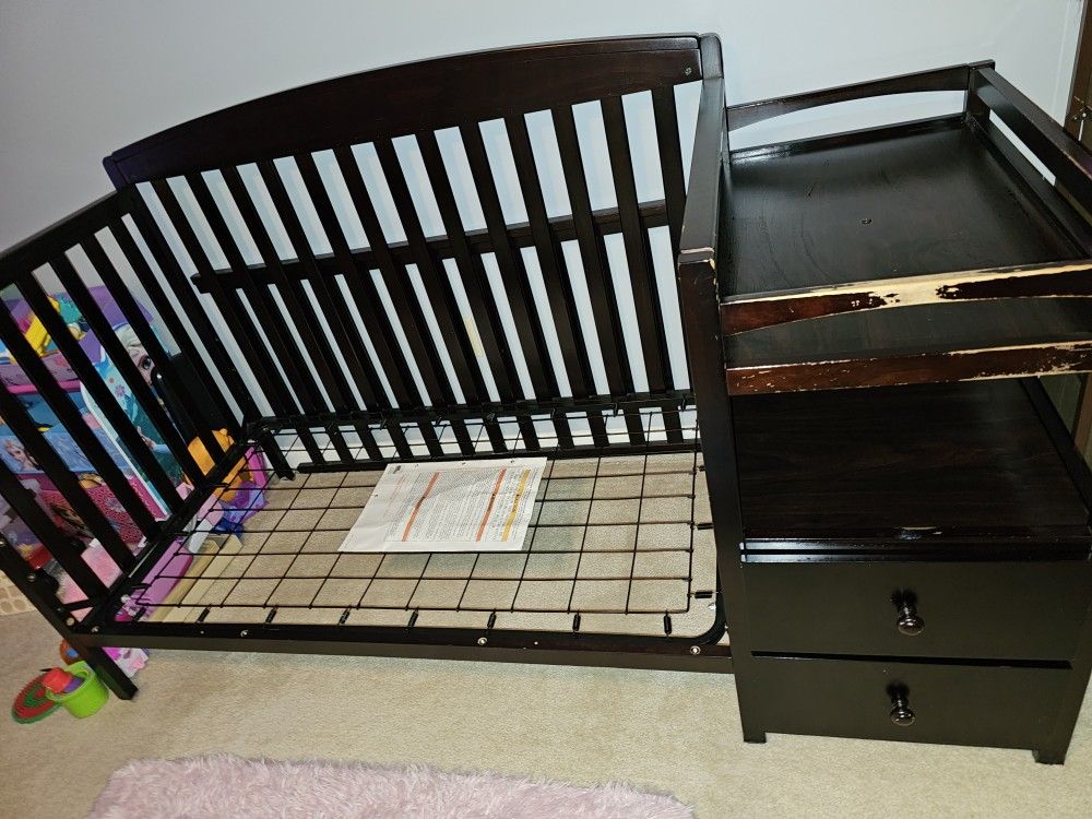 4 In 1 Crib