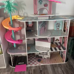 LOL Surprise OMG Fashion House Playset