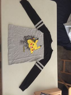 Boys Pokémon Shirt Size Medium Pikachu