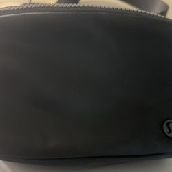 Black Lulu Belt Bag