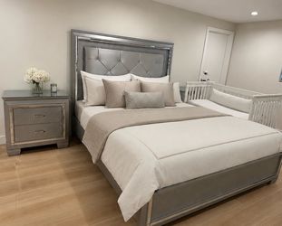 King Size Gray Mirror Bed
