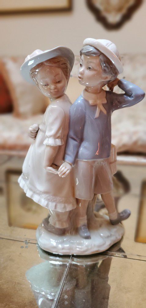 Lladro - CHILDREN Figurine 1127 - RETIRED 