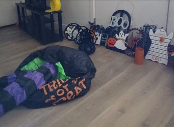 Halloween Decor