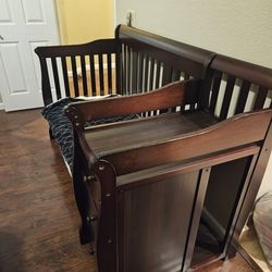 Crib With Changing Table And Drawer