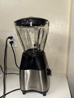 Back to Basics 6-Cup Smoothie Blender