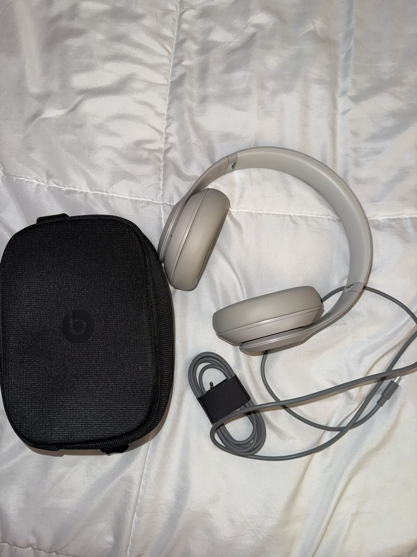 Beats Studio Pro - Sandstone