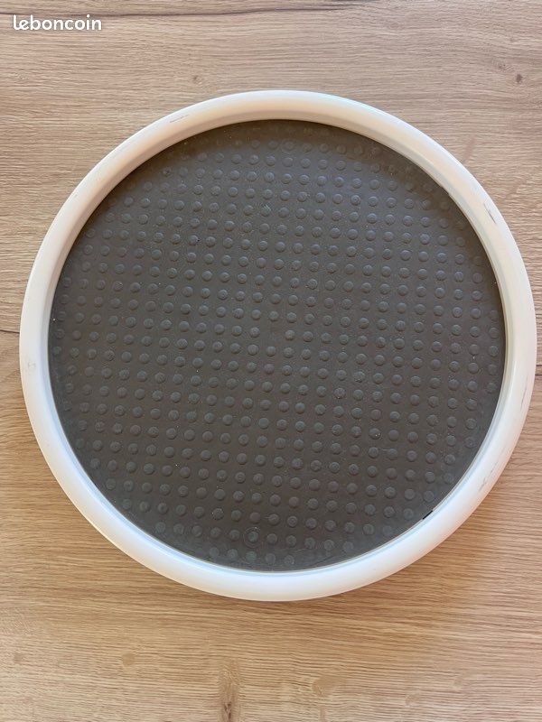 Spinable tray.