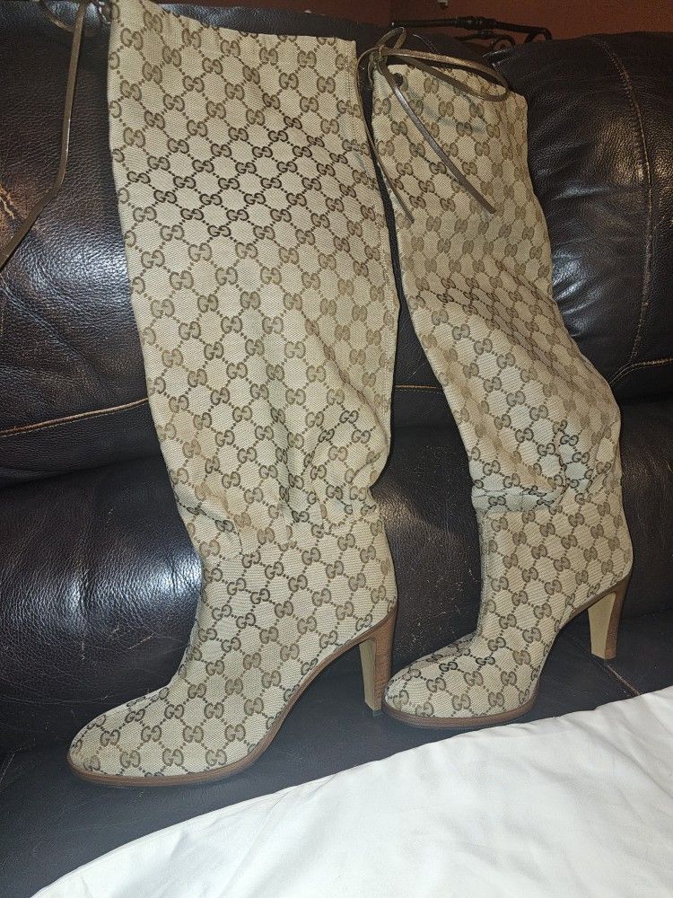 GUCCI WOMEN CAMVAS KNEE BOOTS