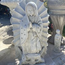 Concrete Virgin Mary . Estatua De Guadalupe 