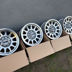 17” INCH METHOD MR703 BEAD GRIP MACHINED POLISHED OFF ROAD RACE WHEELS/RIMS 8 LUG FORD F250 F350