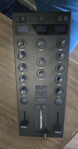 Native Instruments Traktor Kontrol Z1 MK2 ultra-compact DJ mixer and audio interfac