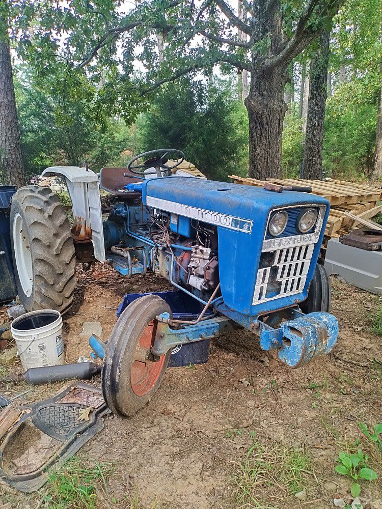 Ford 1000 Tractor 