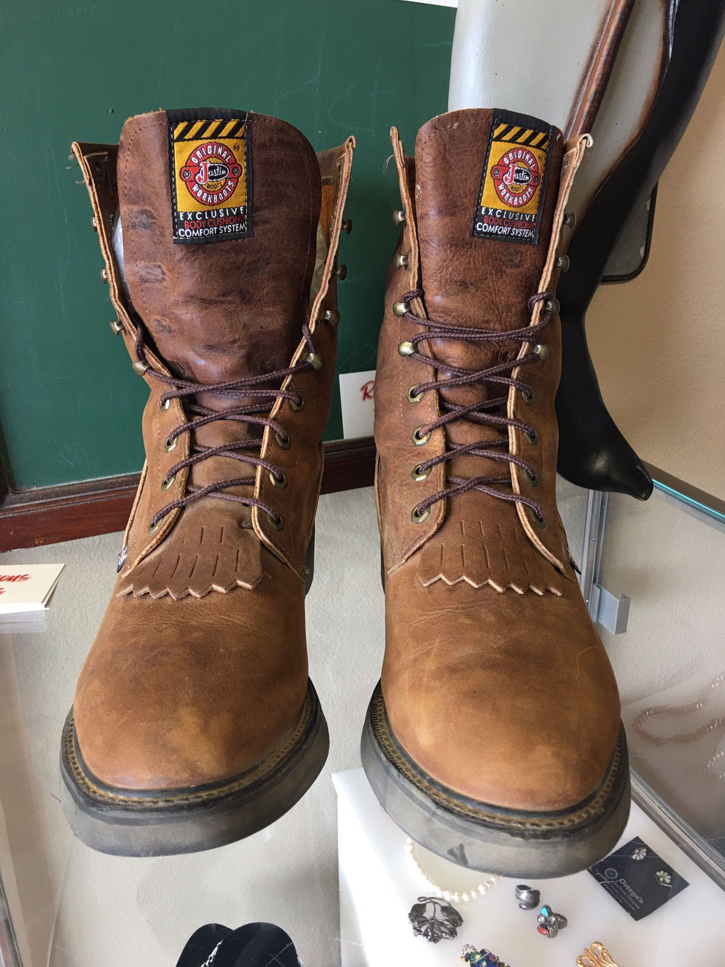 JUSTIN CONDUCTOR BOOTS  SIZE 12 EXCELLENT CONDITION  RIGHTEOUS RELICS 129 W. LAKE MEAD PKWY HENDERSON, NV 89015 BUILDING B, SUITE 20 TUESDAY-THURSDAY 