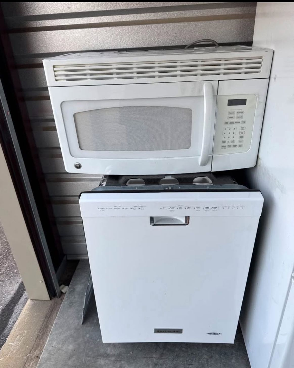 Kitchen Aid Dishwasher $180 Ge Microwave $100
