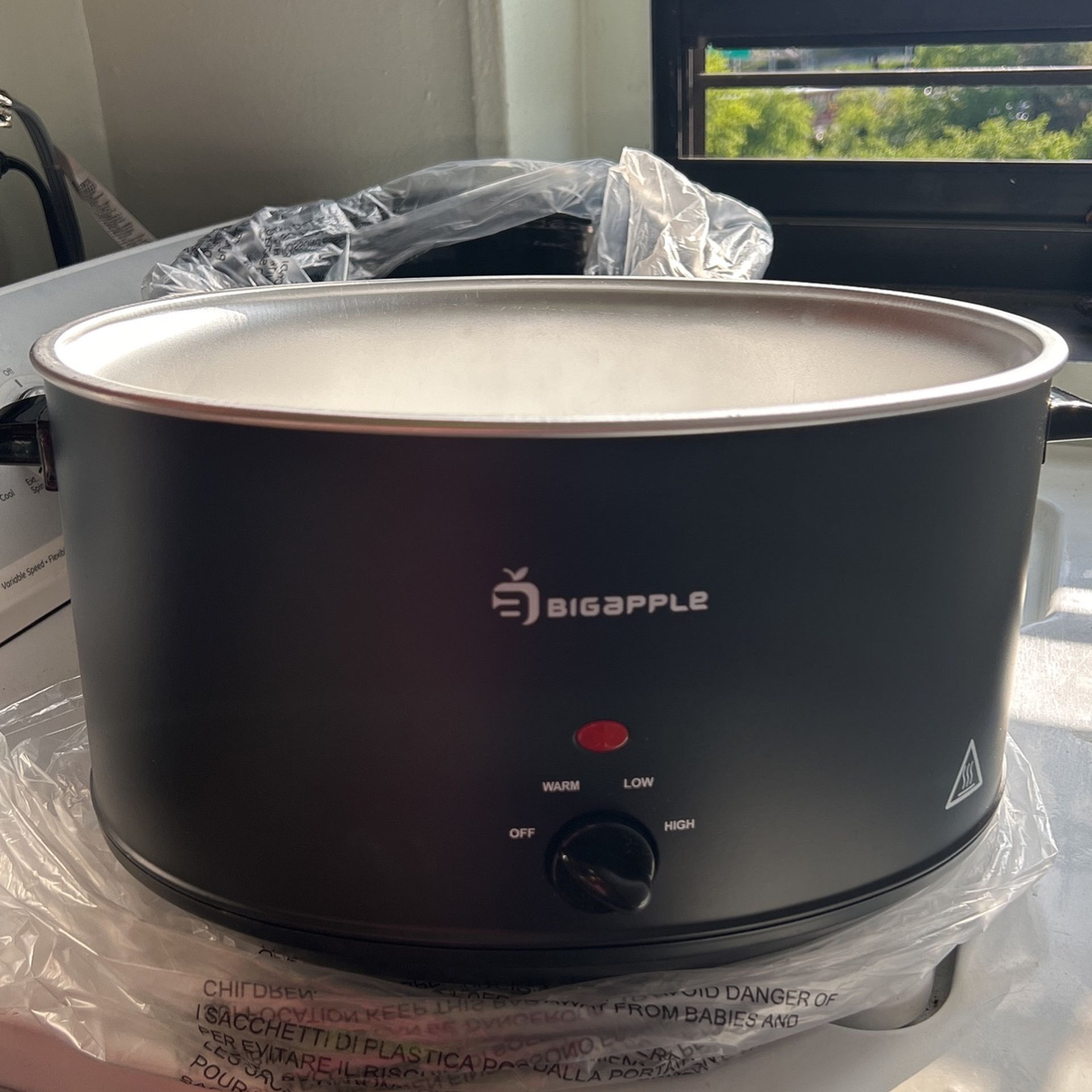 PARINI COOKWARE 4 QT SLOW COOKER for Sale in New York, NY - OfferUp