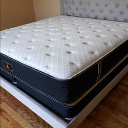 NEW KING PLUSH MATTRESS WITH BOX SPRING ♨️ Bed frame is not available