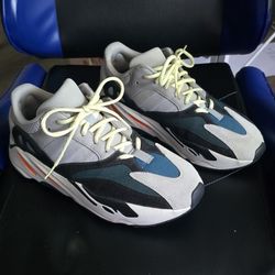 Yeezy 700 10 1/2