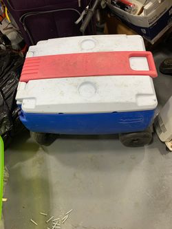 Rubbermaid Cooler