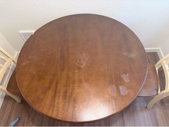 Round table with 4 chairs