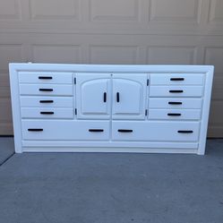 White 8-Drawers 