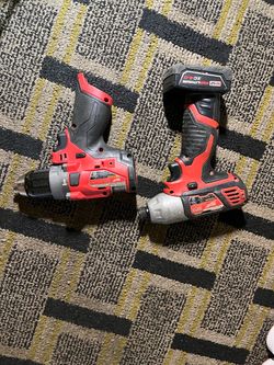 Milwaukee 12 volt drill set. No charger.