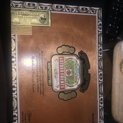 Arturo Fuente Cigar Box!! Poplar For Over 100 Years 