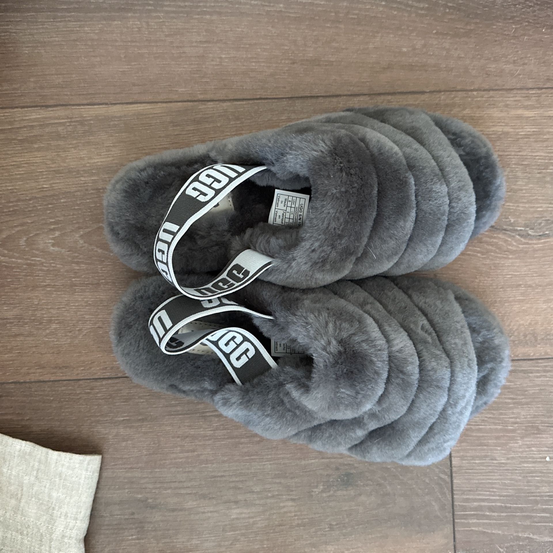 Ugg Fluff Yeah Slides 