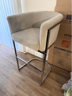 CHAIRS ISLAND
