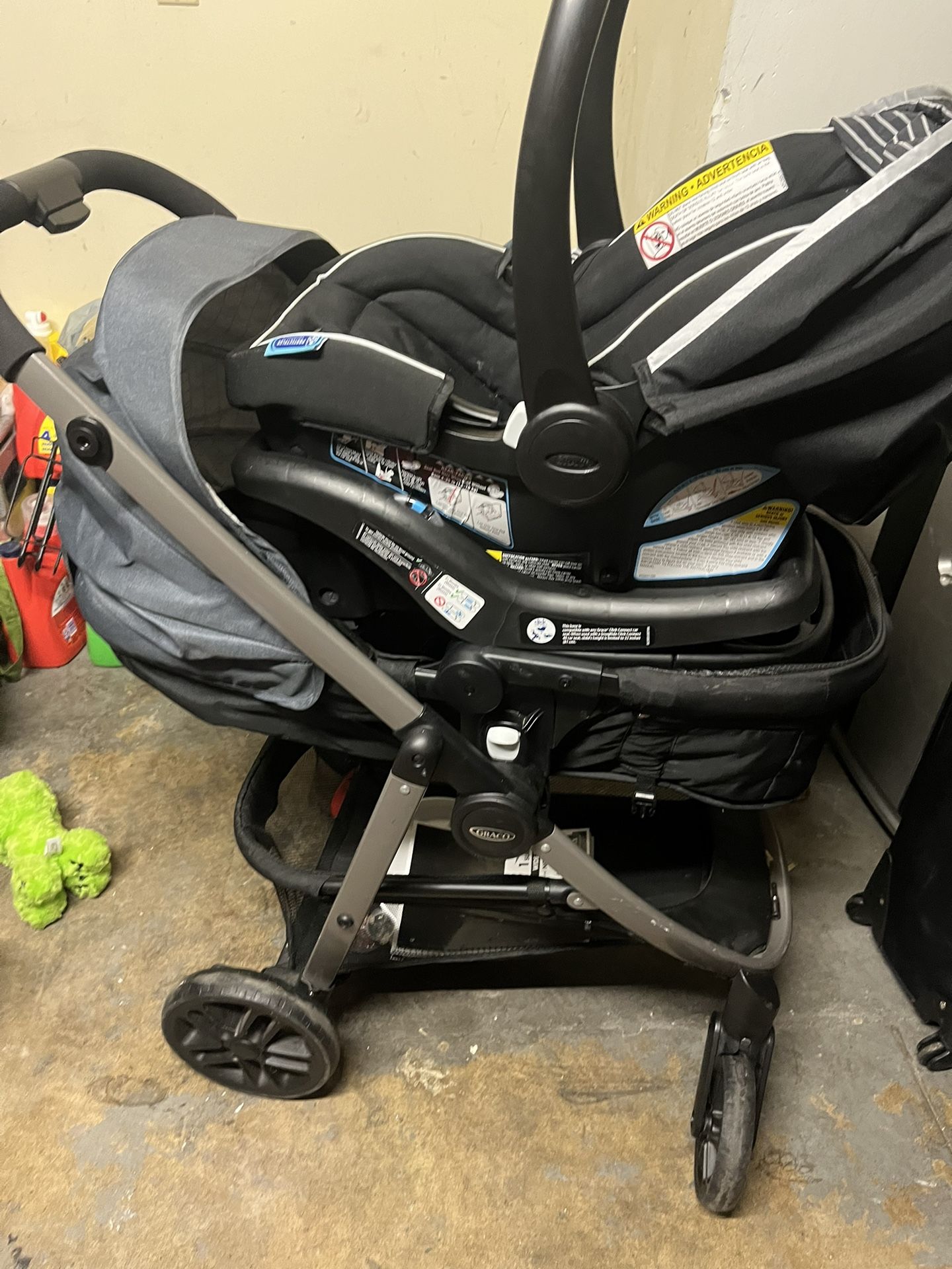 Graco Car seat And Stroller