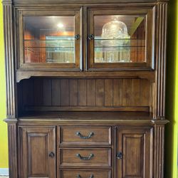 Wooden Showcase - Vitrina