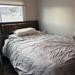 Queen Bedroom Set