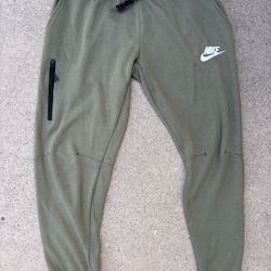 Nike Tech Fleece Style Joggers in Olive Green - Size XL