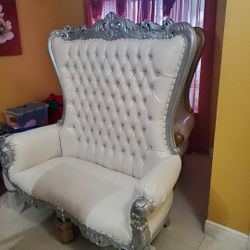 White And SILVER THRONE CHAIR 