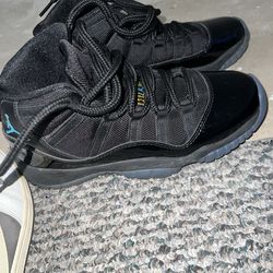 Jordan 11 gamma blues size 6
