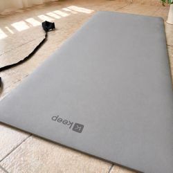 Yoga Mat KEEP – Non-Slip, 5mm, Strap Included