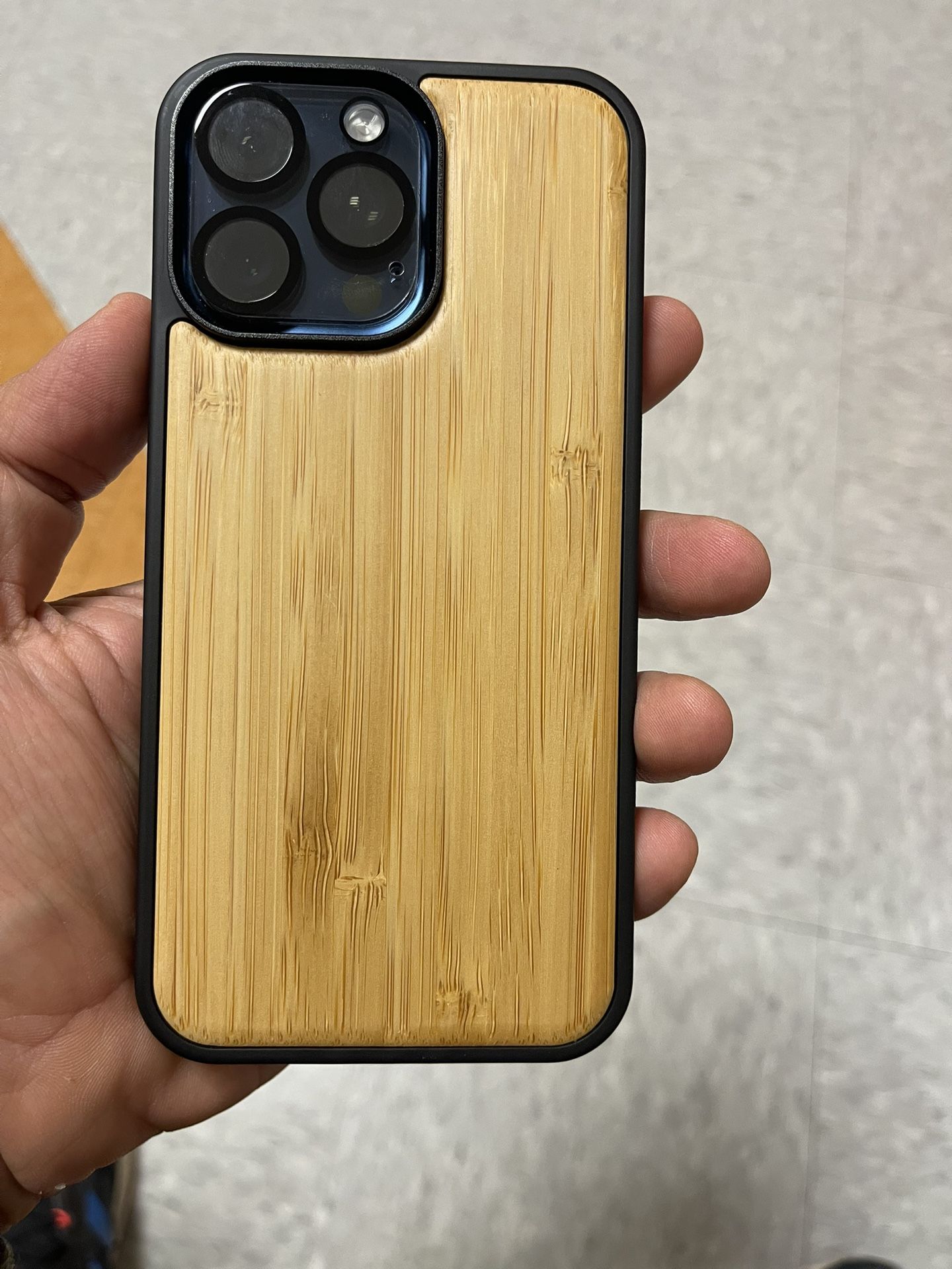 iPhone 15 Pro Max Works ( Read Description)