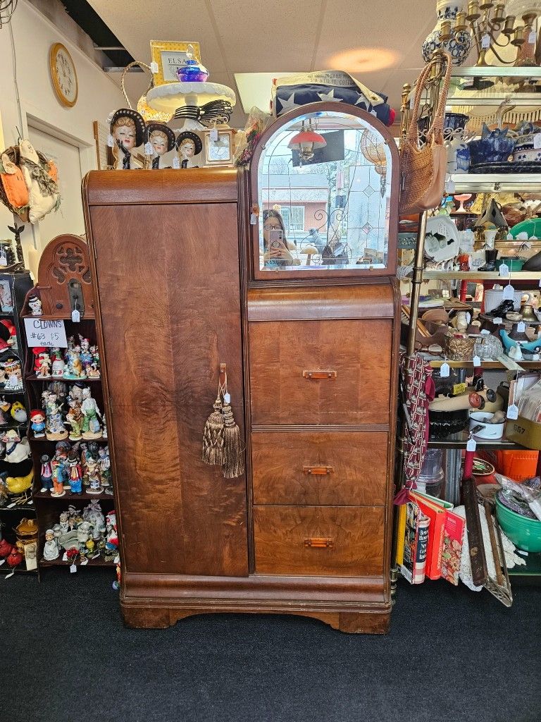Dresser,records, Vinyl, Vintage, Videos,jersey, Jewelry