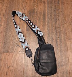 Anthropologie - Urban Originals - Crossbody Bag (9.5"L x 6"W) - Geometric Design Strap