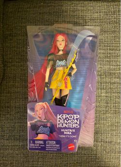KPop Demon Hunters HUNTR/X Mira "How It's Done" Doll